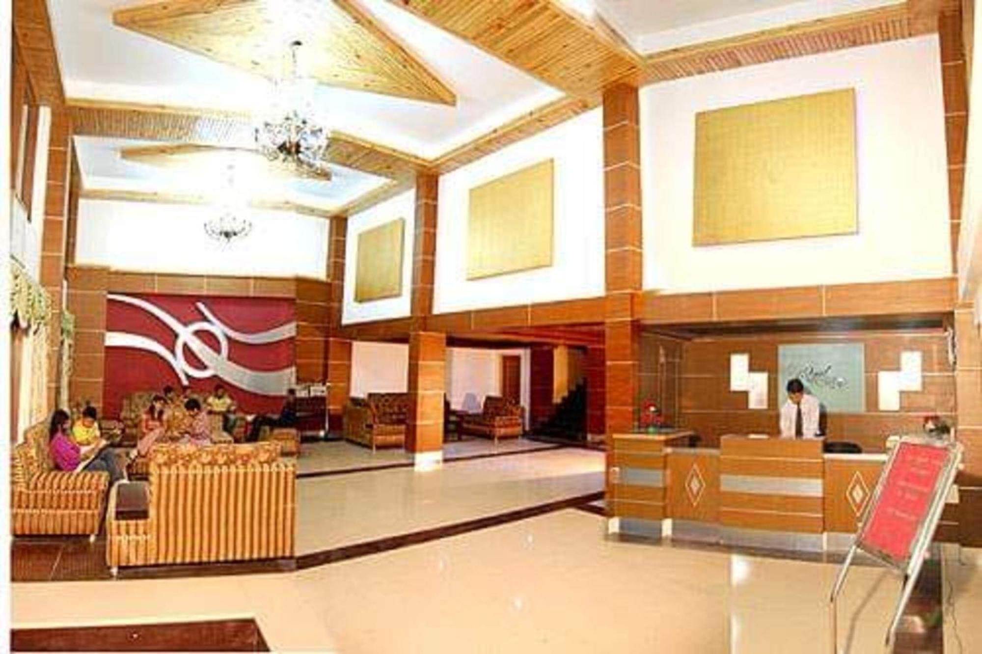 The Royal Grand, Manali Hotell Jagatsukh Exteriör bild